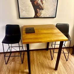 Dania Furniture High Table And Chairs 