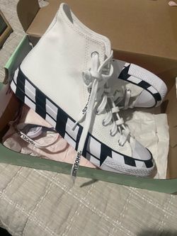 Off white converse size 7 brand new, deadstock