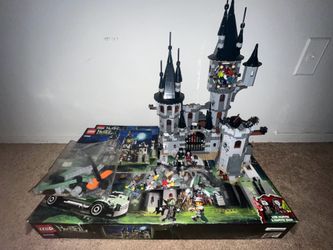 Vampyre Castle Lego complete