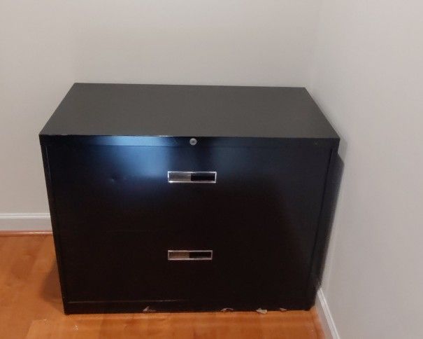 Metal Filling Cabinet With Free Paper