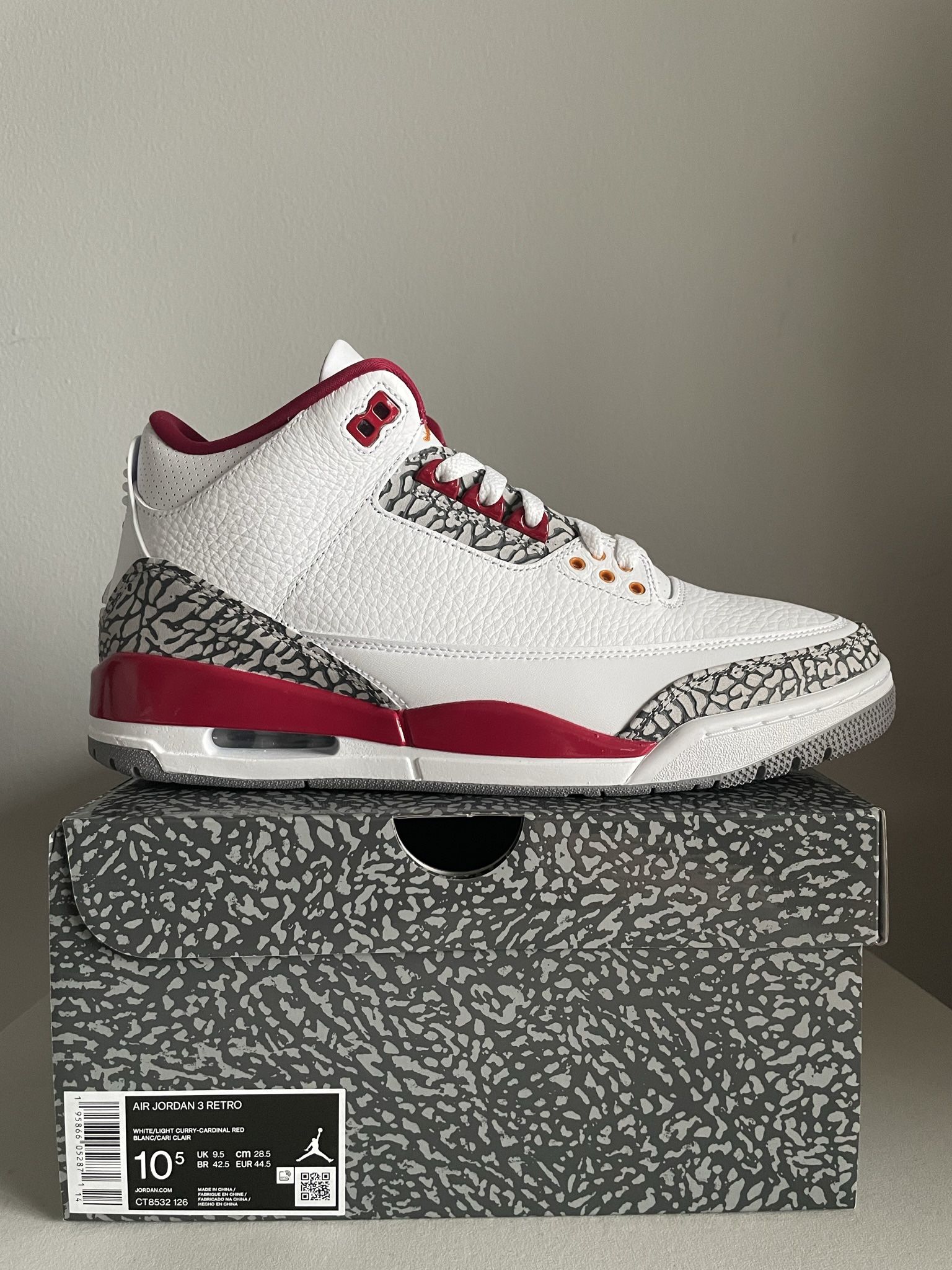 Jordan 3 Cardinal Red - 10.5 M