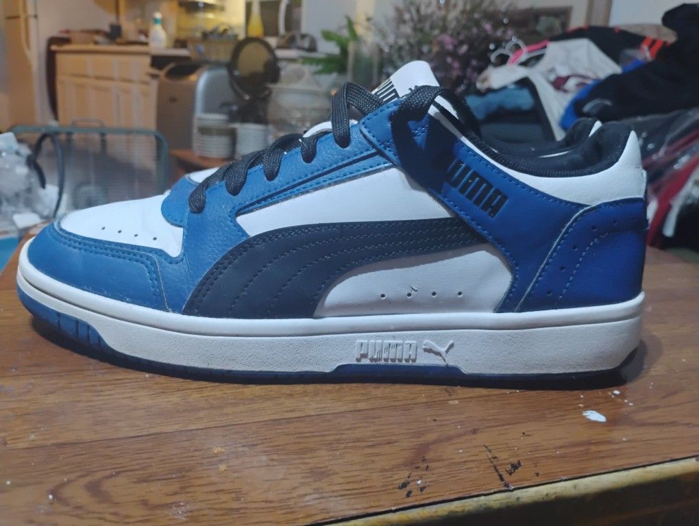 Unisex Puma Layup Low Sneakers Size 9 $20