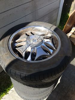 Set Of Tires And Wheels 22" Chrome 2 Tires Are New 2 Need To Be Replace