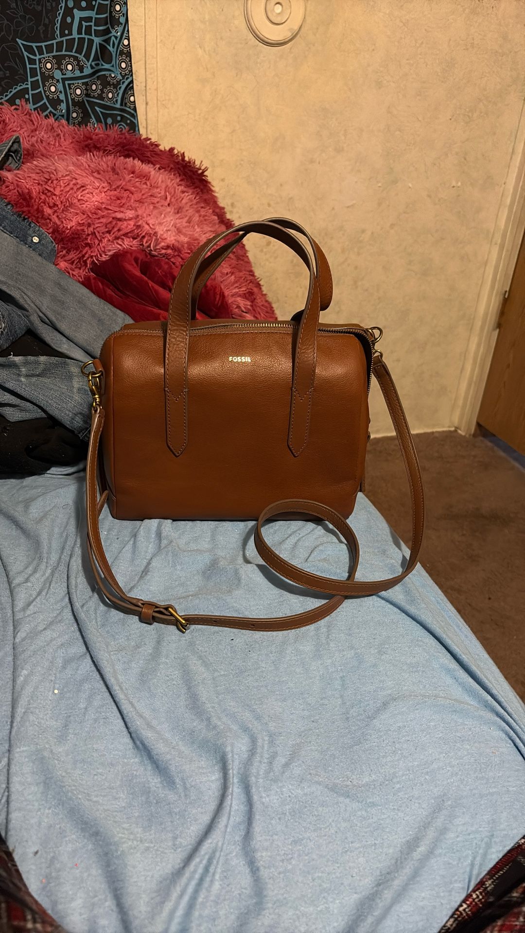 Fossil hand bag with strap