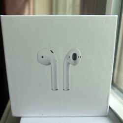 Apple AirPods Wireless Earbuds