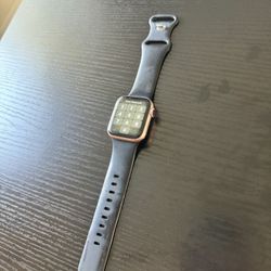 Apple Watch Series 4 With Bands 