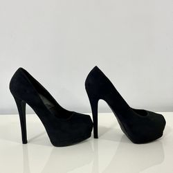Black Velvet Heels! Size-7,5