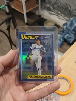 Yoshinobu Yamamoto 35th anniversary topps chrome