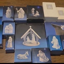 Avon Nativity 19 Piece Lot Christmas Vintage