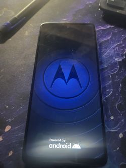 Motorola edge 5G UW cell phone