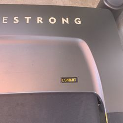 Live strong 10.0 Treadmill 