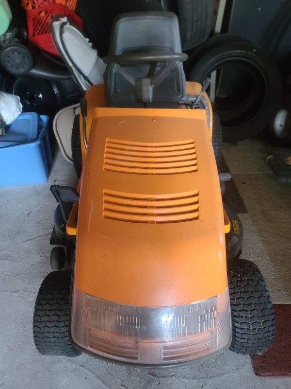 Yard King Performance Lawn Tractor