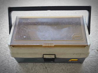 LARGE  3 TRAYS TOP ACCESS PLANO 18"  TACKLE BOX  GOOD CONDITION