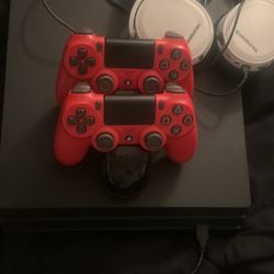  PlayStation 4 Pro Bundle