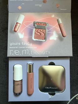 r.e.m. beauty Yours Truly Makeup Set