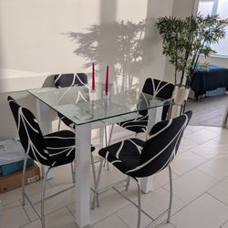Chic Dinette Set