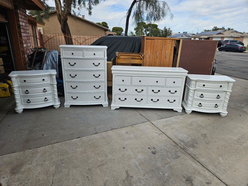 Dresser Set