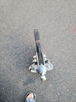 Husky Center Line TS Weight Distribution Hitch Head – $175