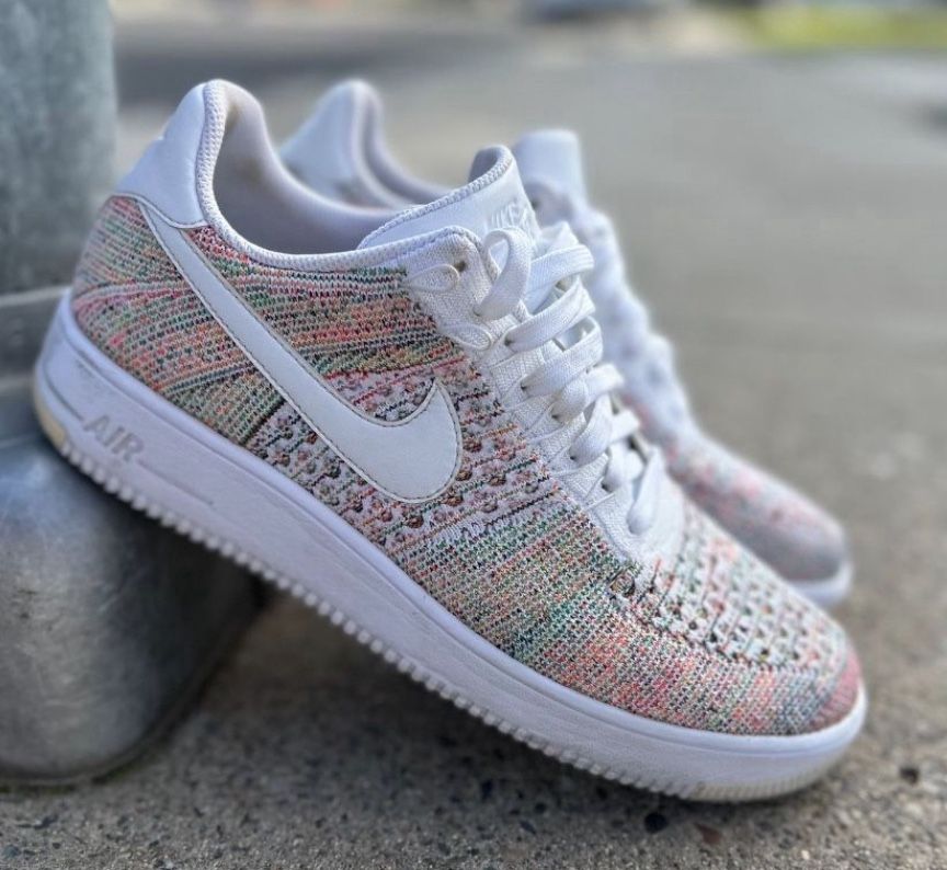Nike Air Force 1 Flynit