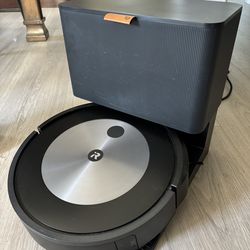 iRobot Roomba j6 - Automatic Vacuum