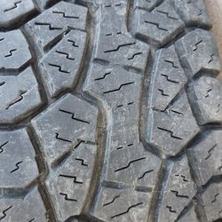 245/75R17 Hankook Tire