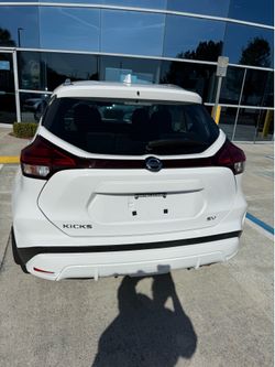 Nissan Kicks 2021)