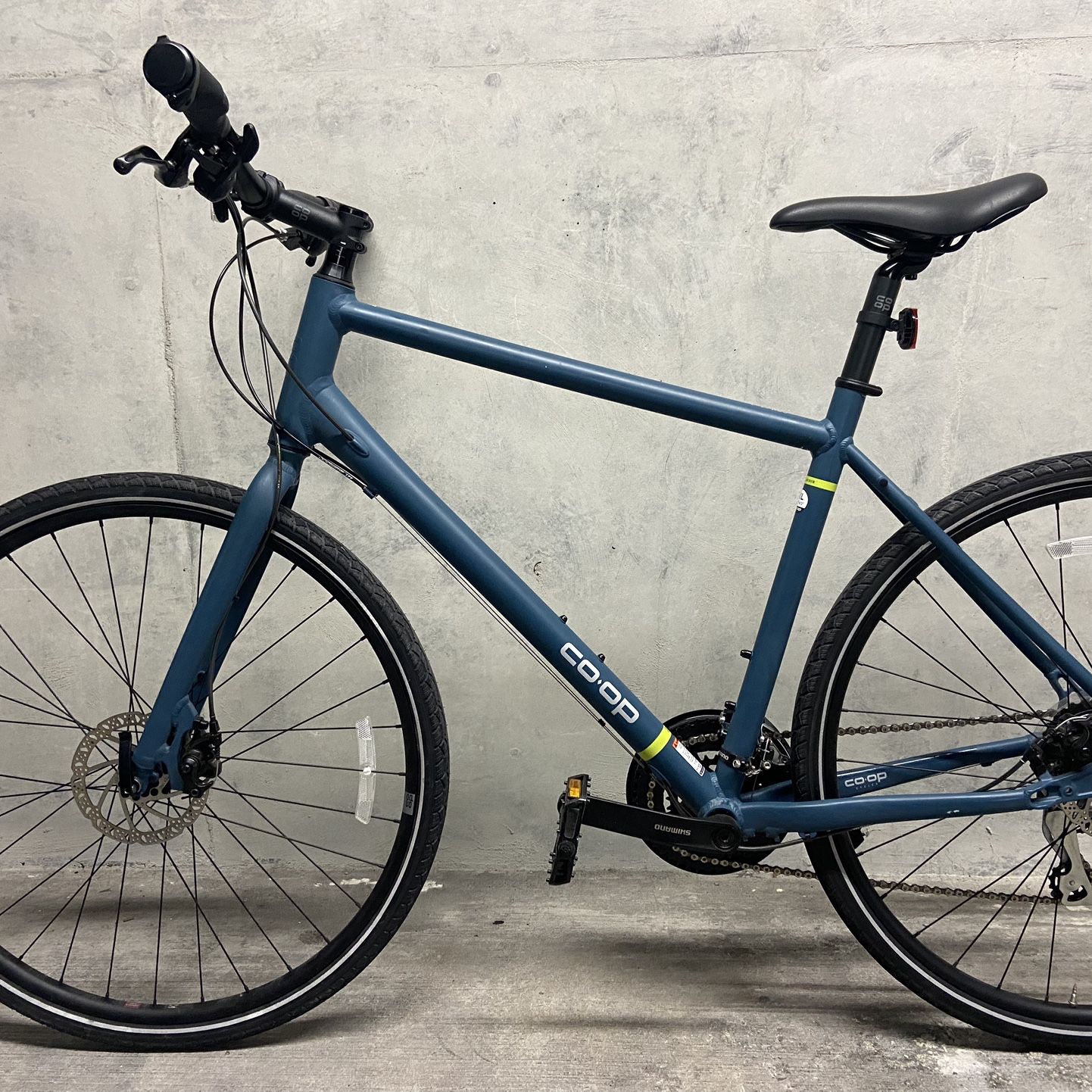 stella damenfahrrad Licorne Bike Premium City Bike in 24,26 und 28 Zoll - Fahrrad für Mädchen, Jungen, Herren und Damen - 21 Gang-Schaltung Sauerstoffflaschenkoffer Frame Size:50(CM) AUSHOPLAH Moderner Desktop Organizer