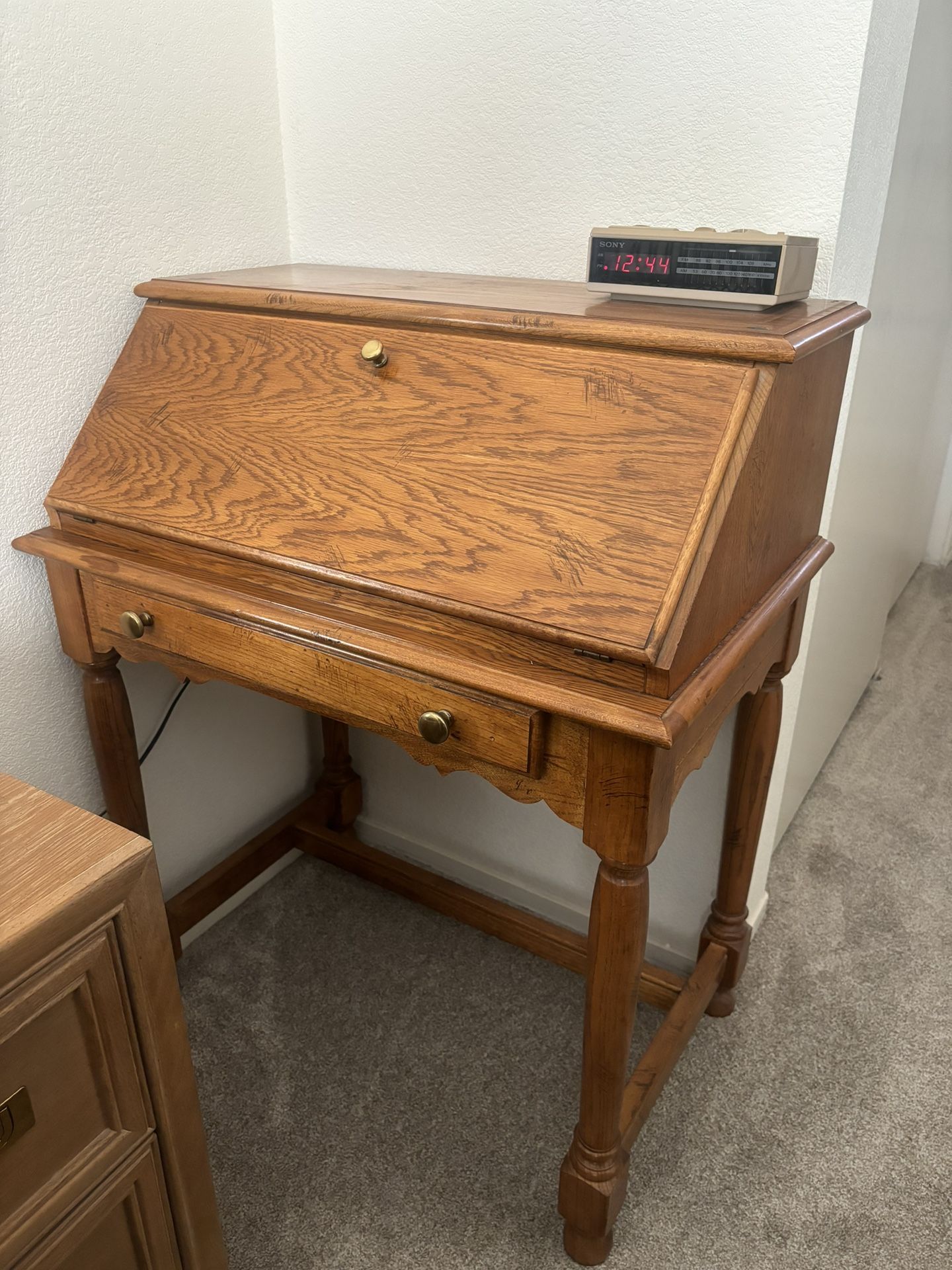 Wood Desk (Secretary / Letter / Work Station)