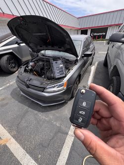 Car keys/llaves de autos/key fobs