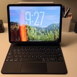 Apple iPad Air 5th Generation (256GB - WiFi) w/ Magic Keyboard & Apple Pencil (2nd Gen)