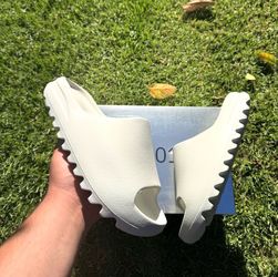 Yeezy Slide YZY YS-01 Cream
