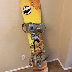 Snowboard And Bindings Never Summer Aura 152cm