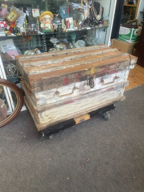 Antique Rustic Industrial Trunk Chest Storage Coffee Table 
