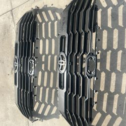 2022-2023 Toyota Tundra TRD SRS grilles