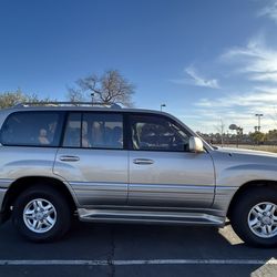 2000 Lexus LX 470