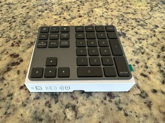 Bluetooth NumPad Brand New Great For Macbooks 
