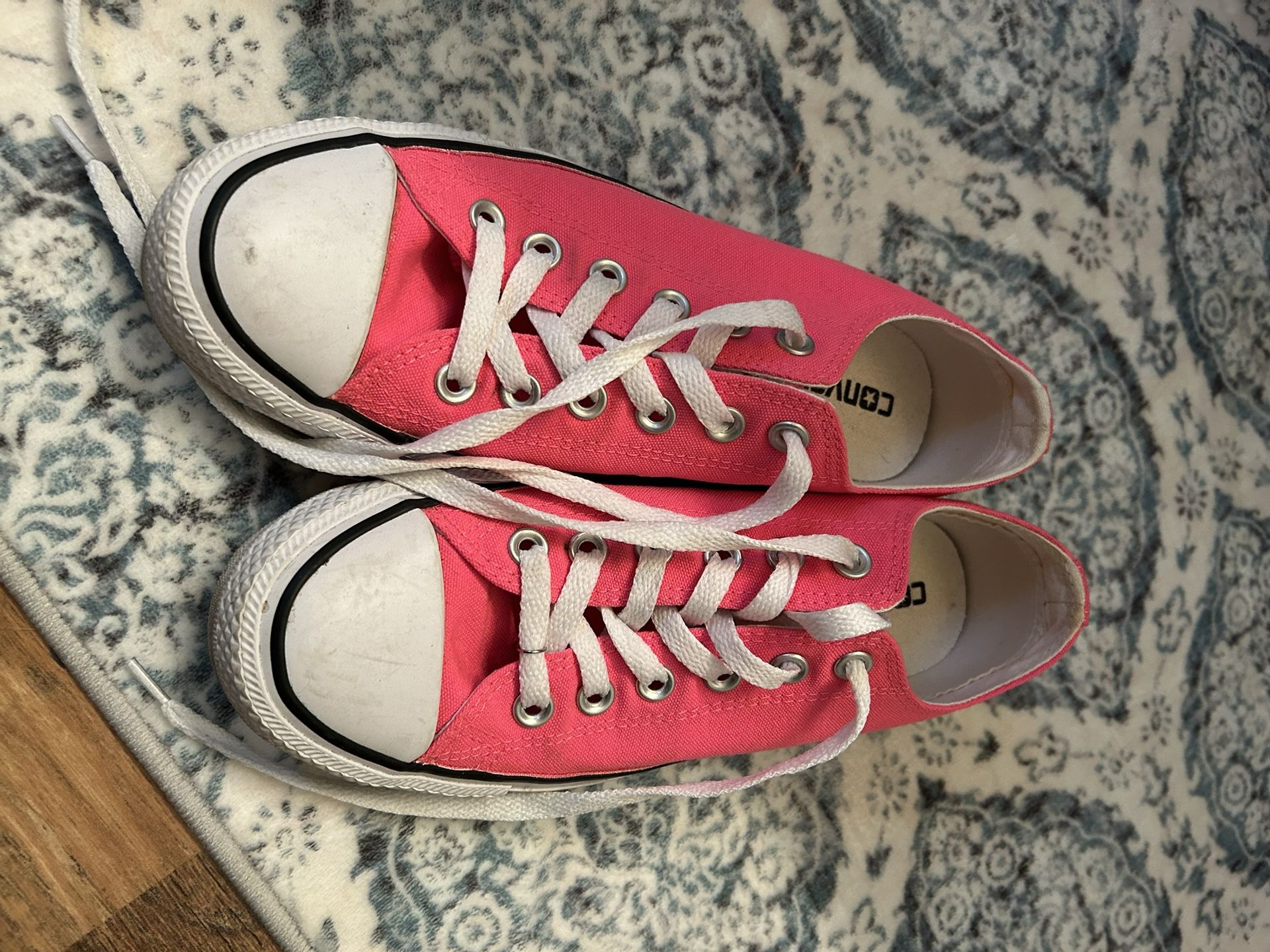 Converse Women’s Size 7