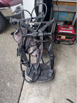 Hunting tree stand (climber)