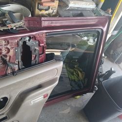 98 Tahoe Yukon Chevy 98 Window And Panel 