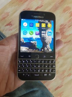 Blackberry Classic At&t 4G Supported used Refurbished in good condition some scratches and scuffs comes only phone coming phone will be differ