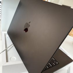 Used - MacBook Pro 14-inch Laptop - Apple M4 Pro chip Built for Apple Intelligence - 24GB Memory - 512GB SSD - Space Black