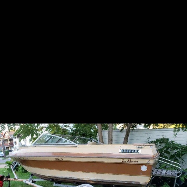 1985 SUNLINER BOAT  $3000