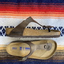 Better-Than-New Birkenstock Gizeh Sandals - Size 38