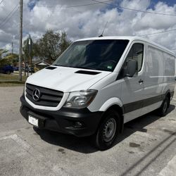 2018 Mercedes Sprinter 2500 Standard Roof Perfect Conditions 