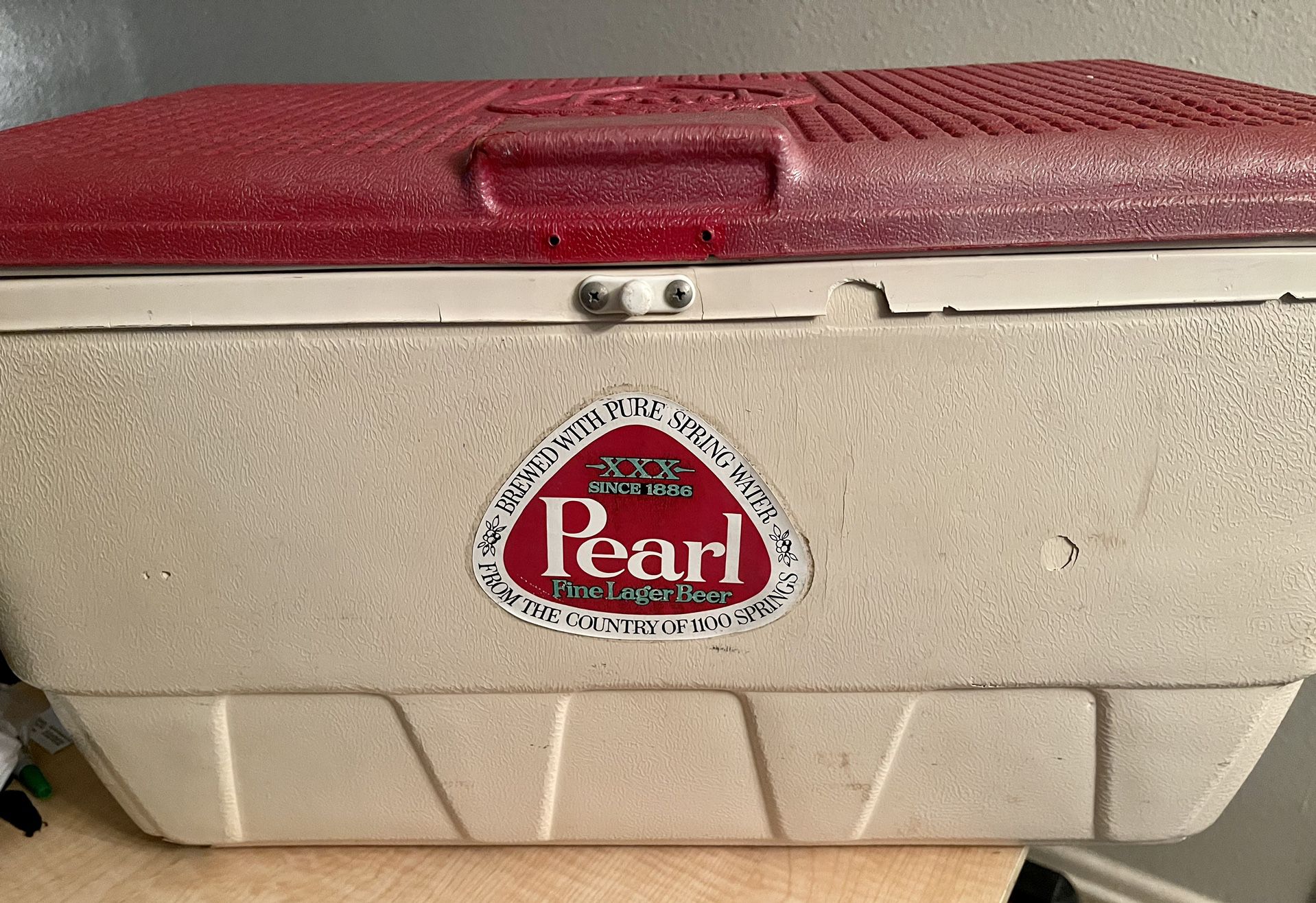 RARE VINTAGE THE PEARL ICE CHEST (MUST PIK UP
