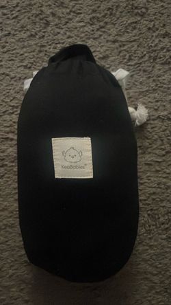 KeaBabies Black baby carrier