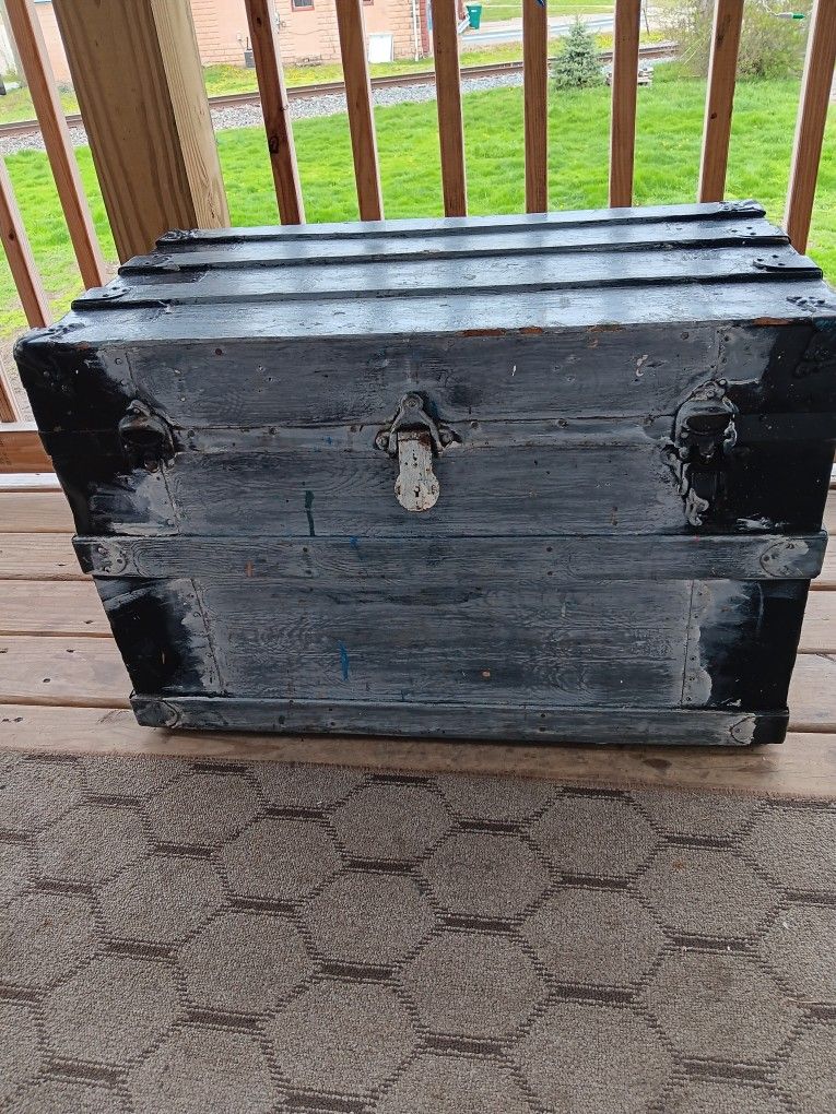 Vintage Trunk