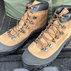 Military Surplus Bates Combat Hikers, New, 10 R