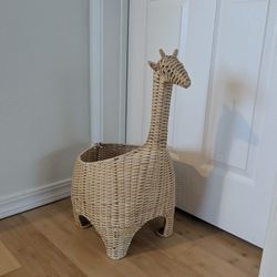 Pottery Barn Kids Giraffe Wicker Basket NWT