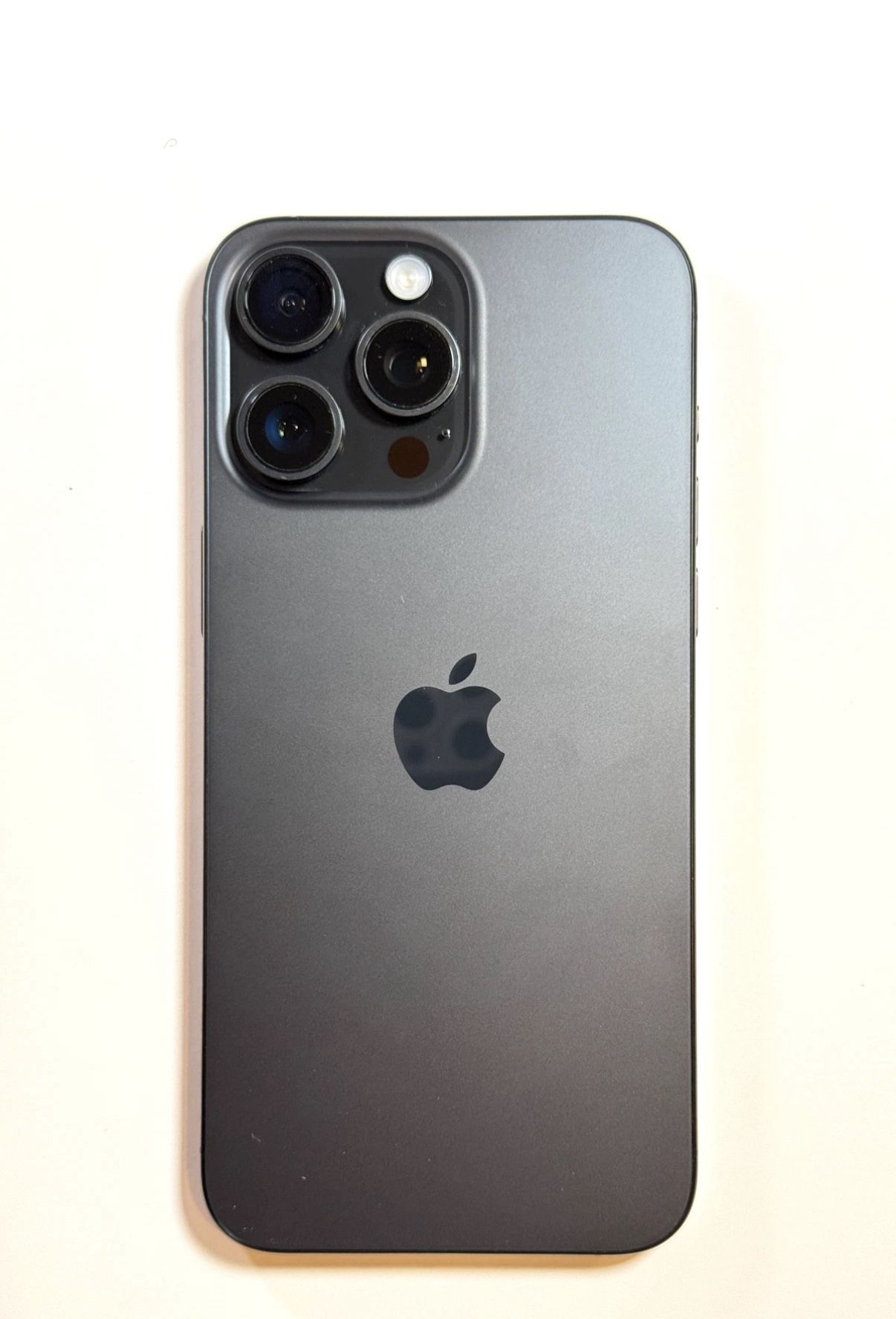 iPhone 15 Pro Max 256GB Black Titanium - Unlocked - Excellent Condition